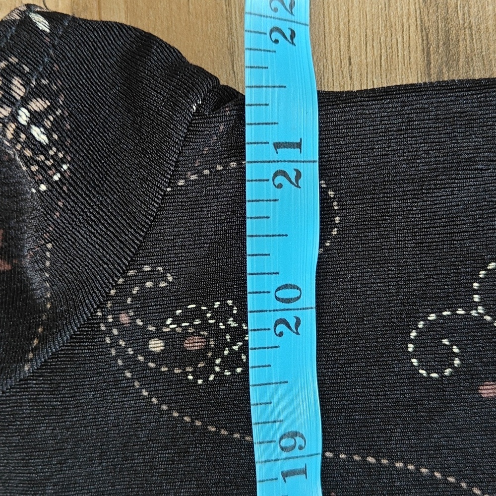 ๐HP๐ EUC Stretchy Paisley Print Top - Picture 2 of 6